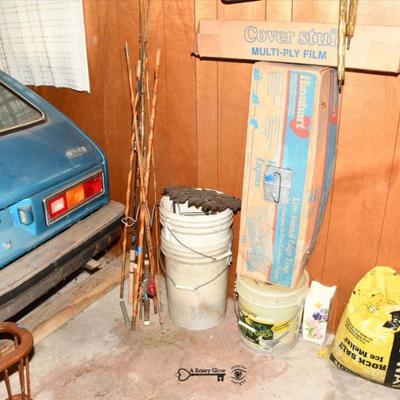 Sale Photo Thumbnail #432: 431 08 garage 95)