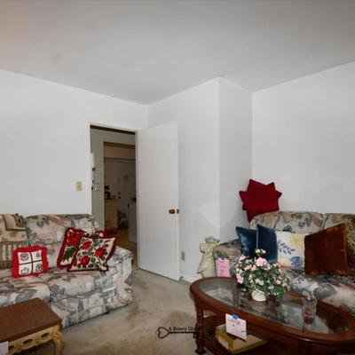 Sale Photo Thumbnail #133: 131 03 family room 3)