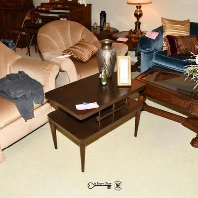 072 02 living room 38)