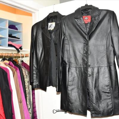 041 02 living room 7)