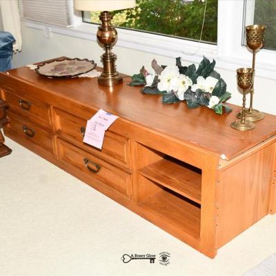 066 02 living room 32)