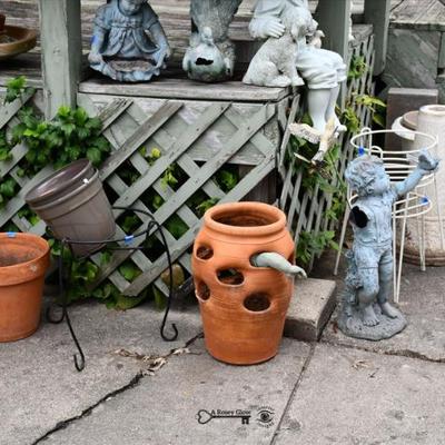 Sale Photo Thumbnail #679: 679 12 back yard 6)