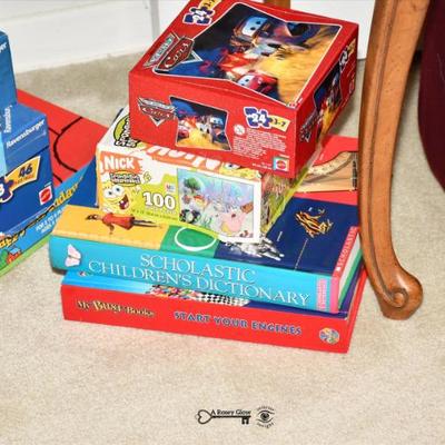 Sale Photo Thumbnail #170: 168 03 family room 40)