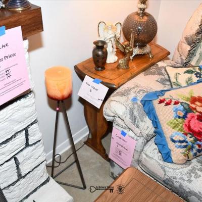 Sale Photo Thumbnail #174: 172 03 family room 44)