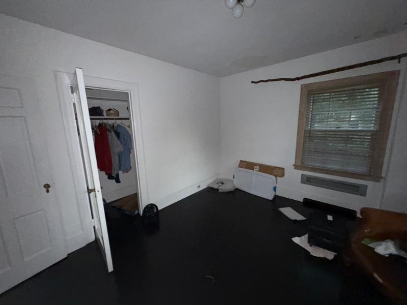 Sale Photo Thumbnail #34