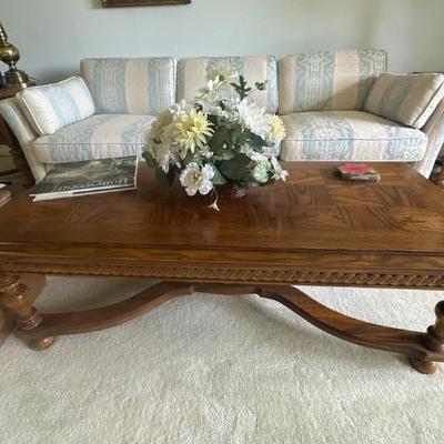 Sofa & coffee table 