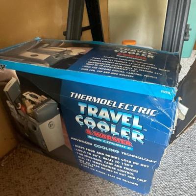 Thermoelectric Travel Cooler