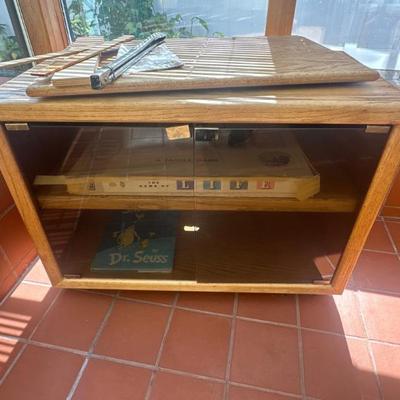 Entertainment stand