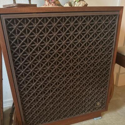 Rectilinear speakers