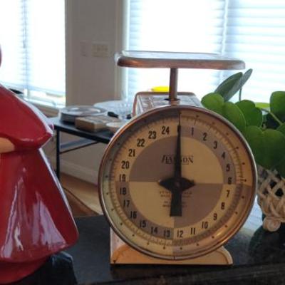 Sale Photo Thumbnail #50: Cookie Jar and Kitchen Scale