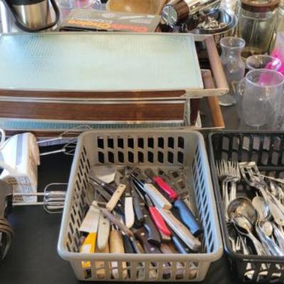 Sale Photo Thumbnail #152: Kitchen and Hot Plates 