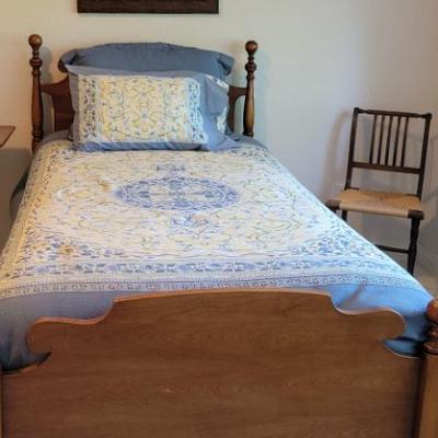 Sale Photo Thumbnail #116: Twin Bed