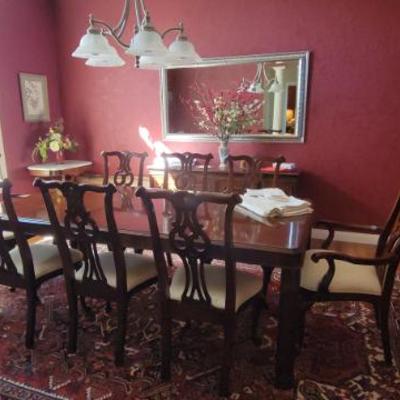 Chippendale Style Mahogany Dining Set with 8 Chairs and Persian Wool Rug 8' 7" x 12'