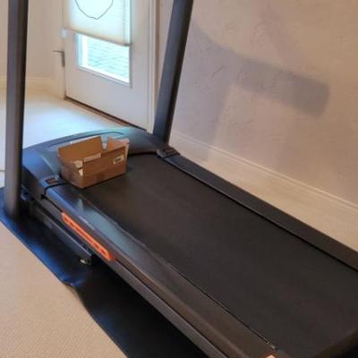 Sale Photo Thumbnail #99: Treadmill