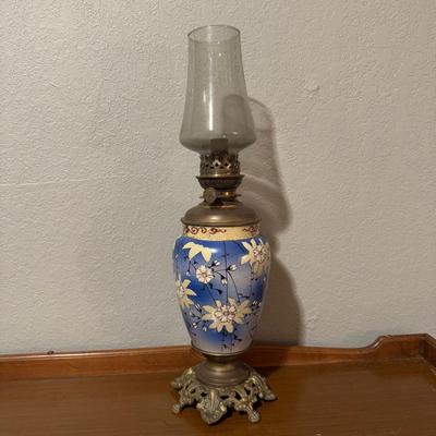 Vintage Floral Oil Lamp