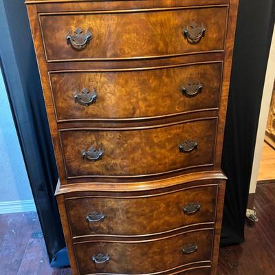Lingerie cabinet