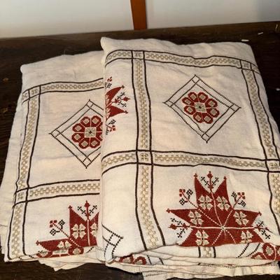Linen Tablecloths