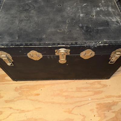 Black Trunk 