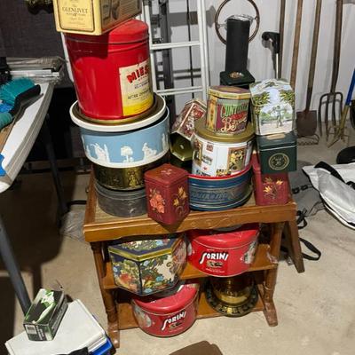 Sale Photo Thumbnail #41: Decorative Tins