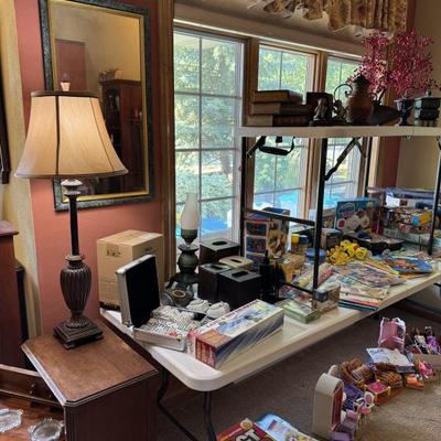 Decor, kids items 