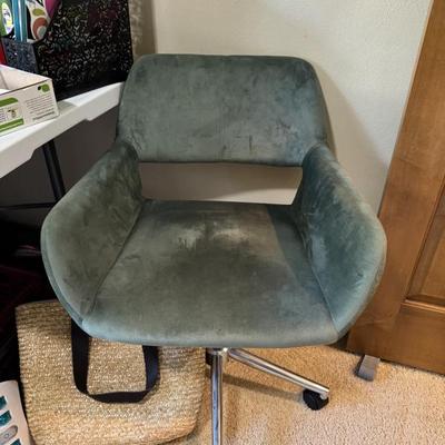 Deandrick office chair 