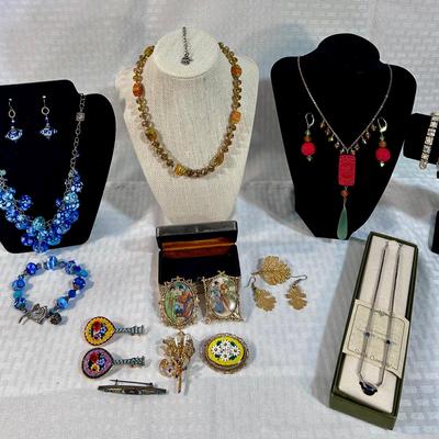 Vintage Costume Jewelry 