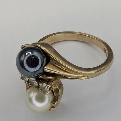 10K Gold Ring w/ White & Black Pearls...Sz 6