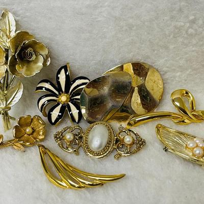 Vintage Fashion Gold-Tone Brooches