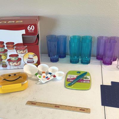 Rubbermaid 60piece Set, Plastic Cups, Measuring Cups & Core Paring Knife 