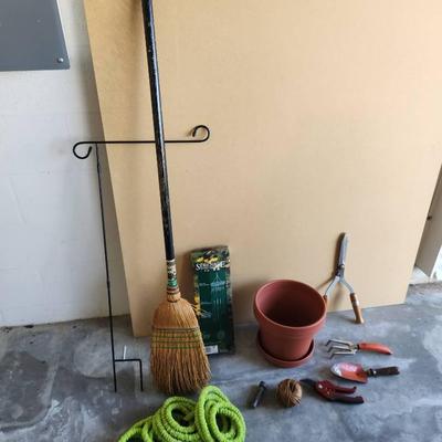 12pc Lawn & Garden - Tools, Wind Chimes, Pots, No-Kink Hose
