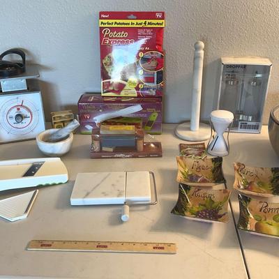 Vidalia Chop Wizard, Potato Express, Marble Cheese cutter & Paper Towel Holder ++
