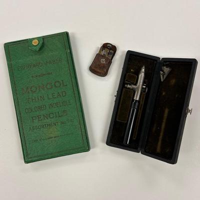 Antique artist and drawing tools