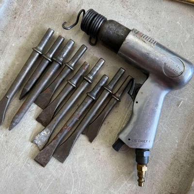 Central Pneumatic Air Hammer w. 9 Chisels