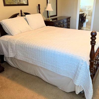 Kincaid Colonial Style 4 Post Solid Cherry Wood Queen Frame, Mattress & Box Spring Included