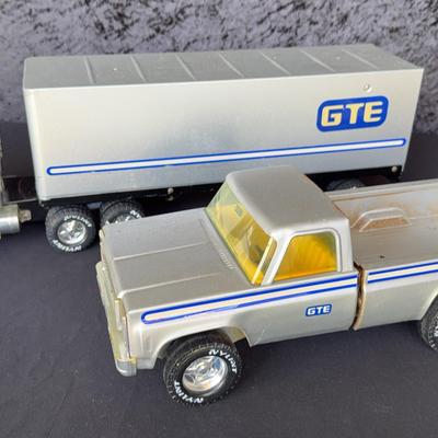 Vintage GTE Metal Collectors Semi And Pickup Truck