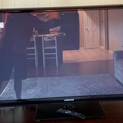 Samsung 51” Plasma Display TV Working Model PN51E550D1FXZA With Remote