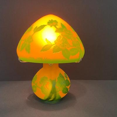 Vintage Mica Lamp Co Mushroom Lamp