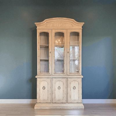 Vintage Broyhill China Cabinet