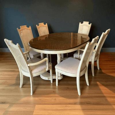 Vintage Broyhill Table & Chairs