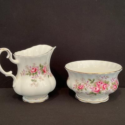 Vintage Royal Albert Lavender Rose Creamer And Open Sugar Bowl Set