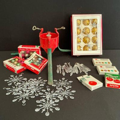 Vintage Christmas Tree Items 