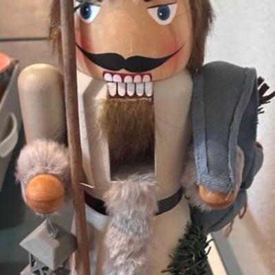 Nutcrackers 