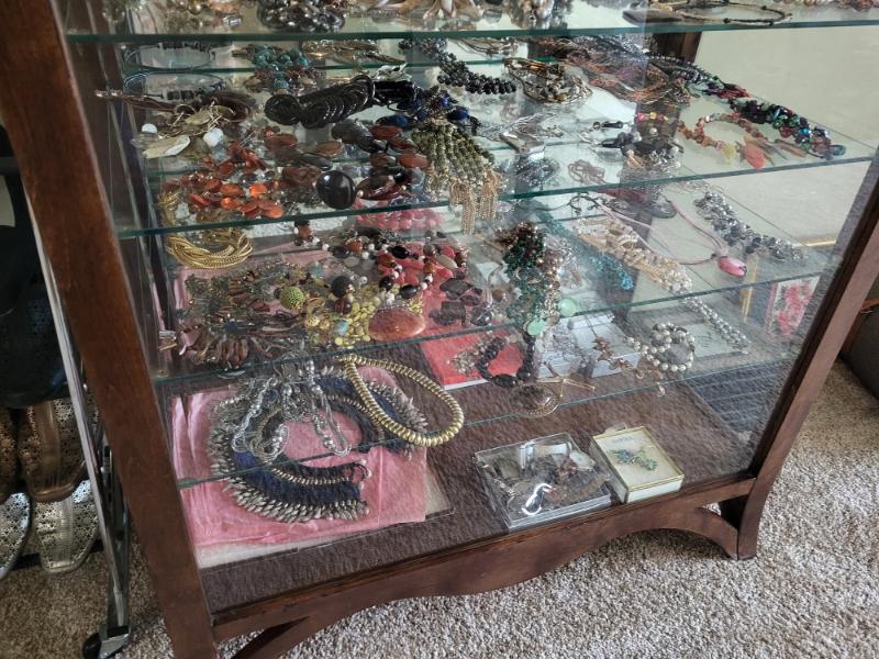 Sale Photo Thumbnail #46