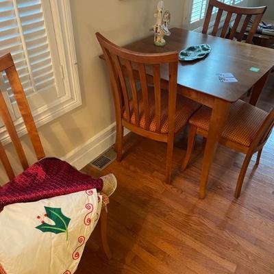 Stickley hardwood table 4 chairs