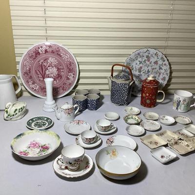 Decorative Porcelain & Ceramic Collection 