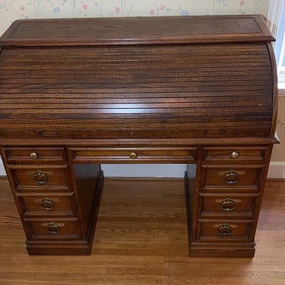 Vintage Roll-Top Desk with Storage