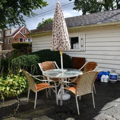 Sale Photo Thumbnail #680: 679 back yard
