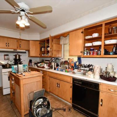 Sale Photo Thumbnail #140: 138 kitchen