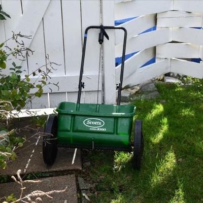 Sale Photo Thumbnail #687: 686 back yard