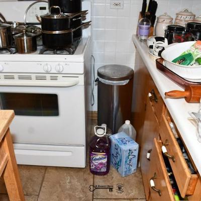 Sale Photo Thumbnail #201: 199 kitchen